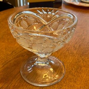 Pressed Glass Round Compote candy Dish Pedestal